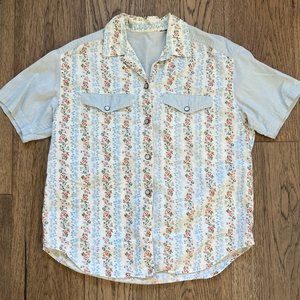 VTG Lizwear 90s Blue Floral Stripe Pearl Button Down Top Blouse Cottage Print